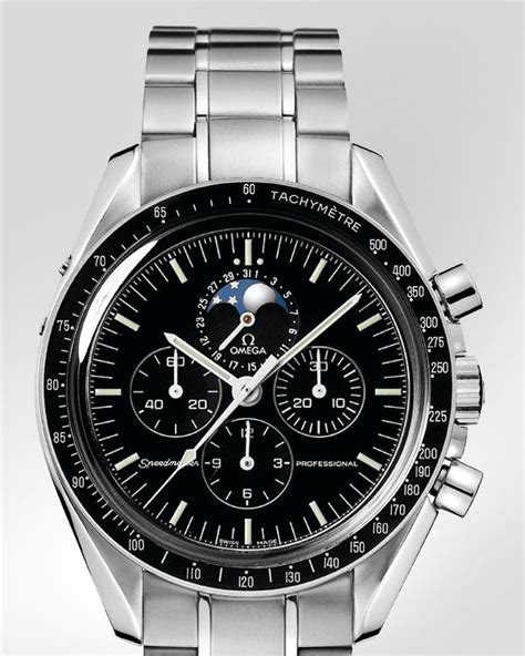 Speedmaster Moonwatch 42 mm, steel on leather strap.